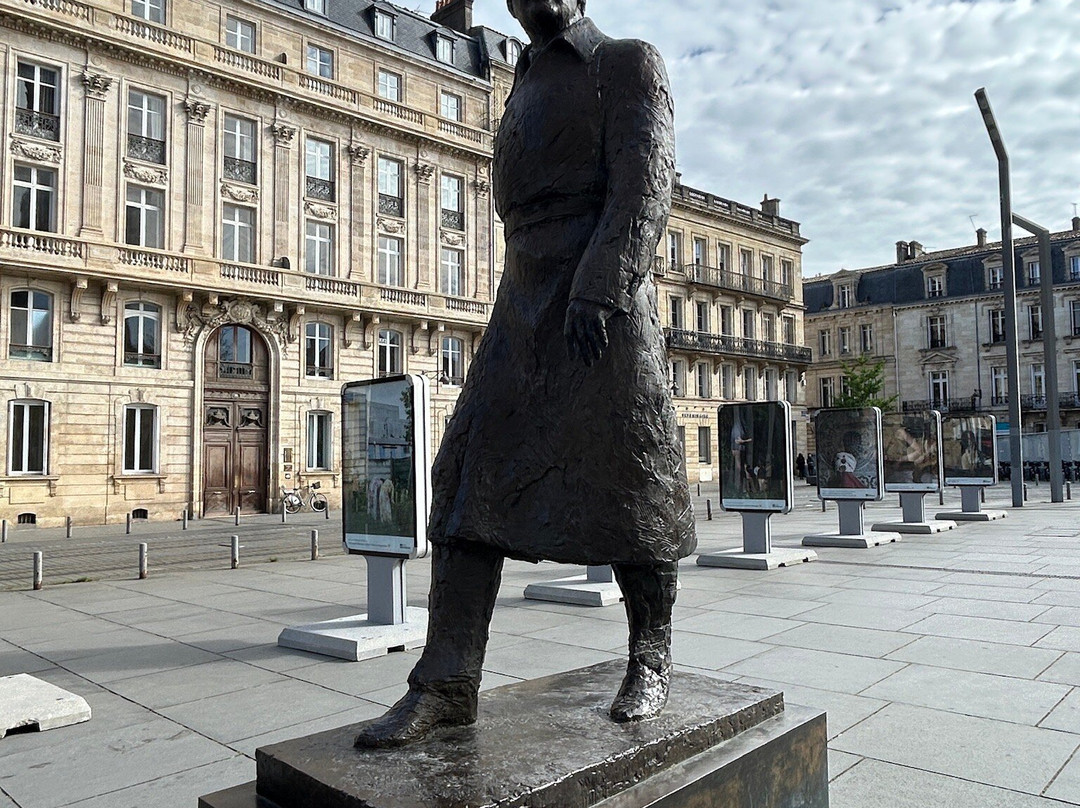 La statue de Jacques Chaban Delmas-波尔多必去景点