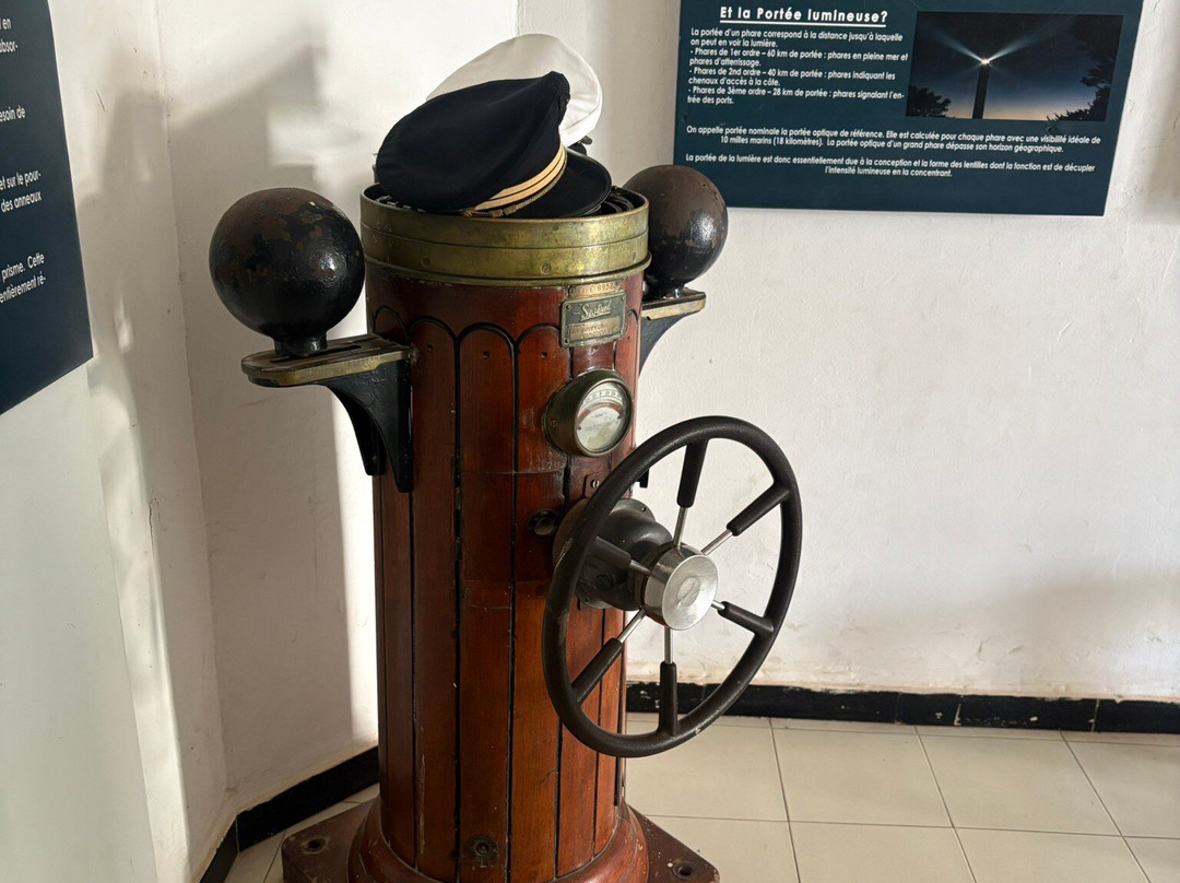 Les Mamelles Lighthouse-达喀尔必去景点