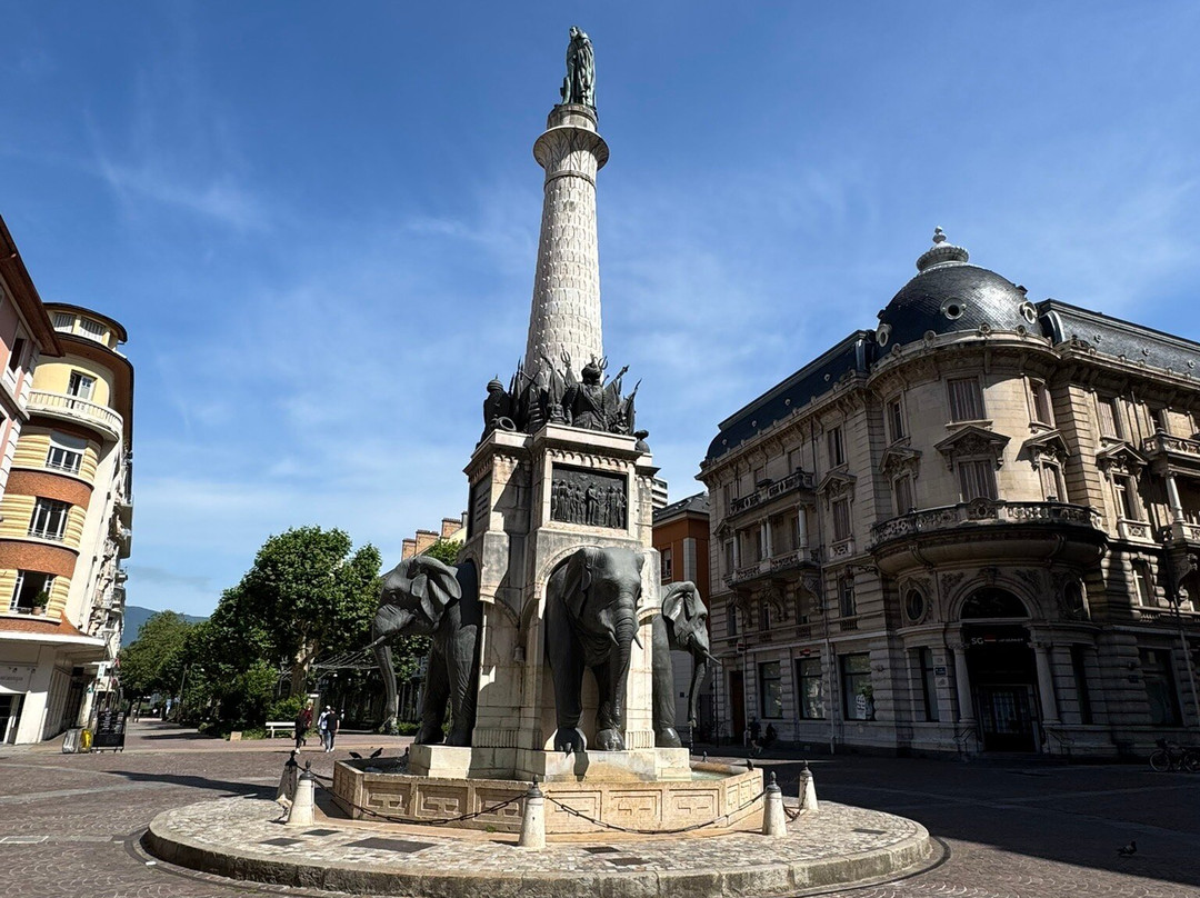 La Fontaine des Elephants (Fountain of Elephants)-尚贝里必去景点