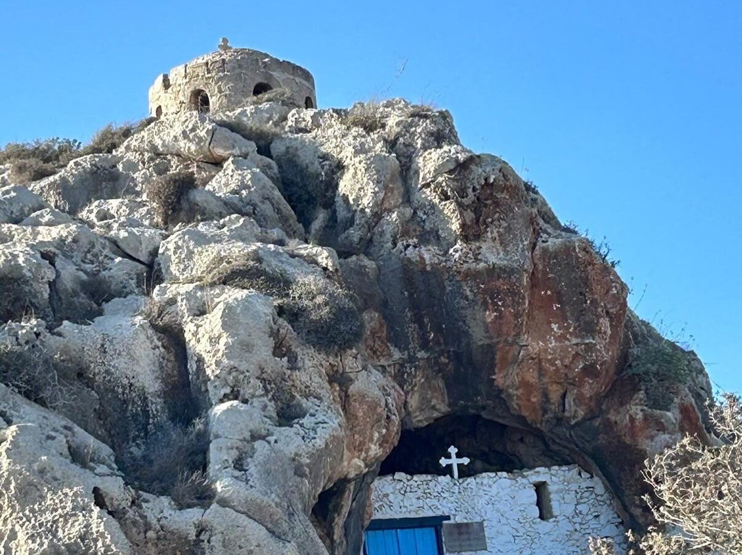Agioi Saranta Cave Church-普它肋斯必去景点