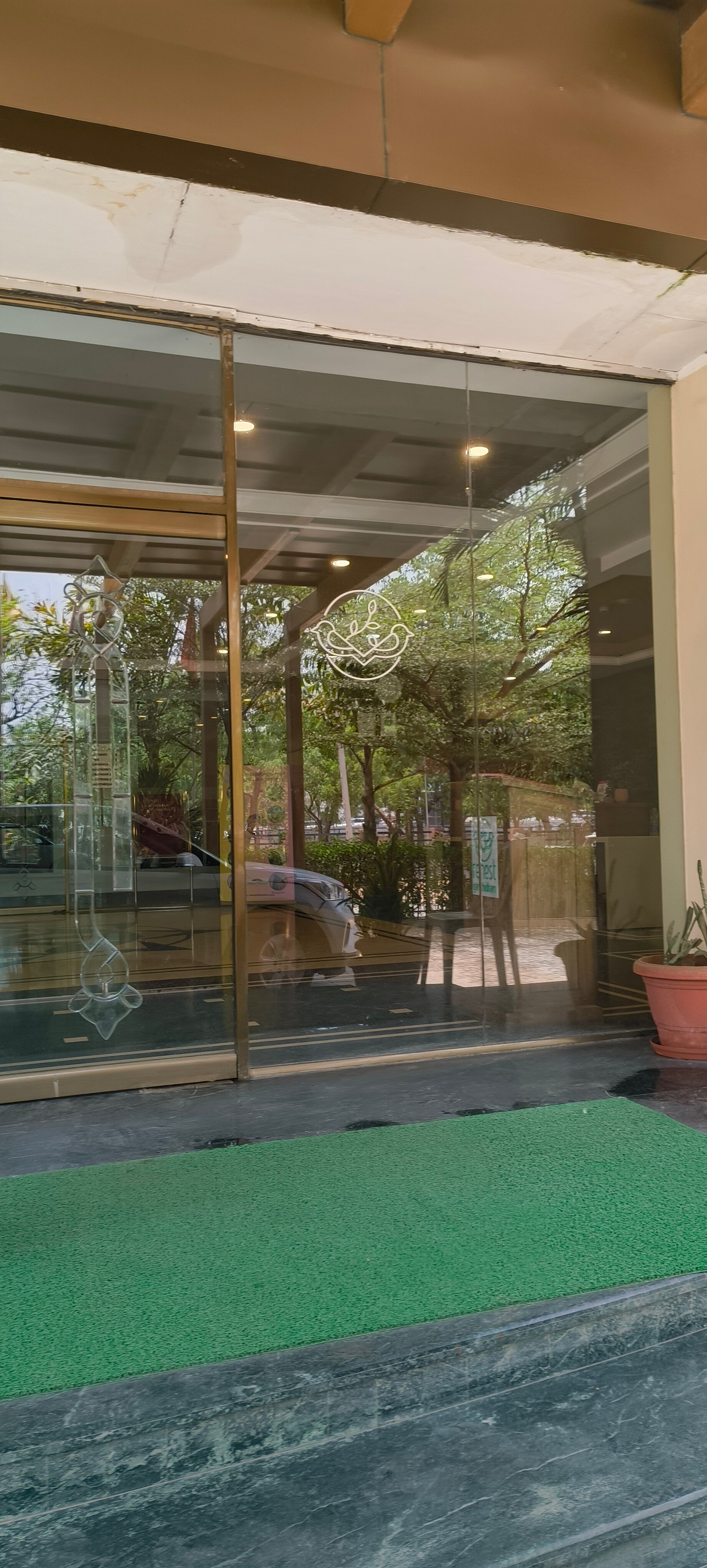 甘地罕姆雷内斯特酒店-旅行者