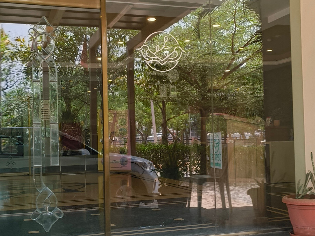 甘地罕姆雷内斯特酒店主图