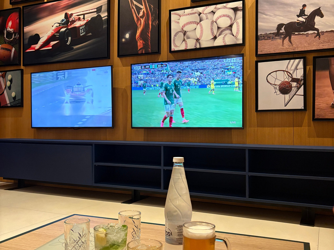 克雷斯滕宫酒店主图