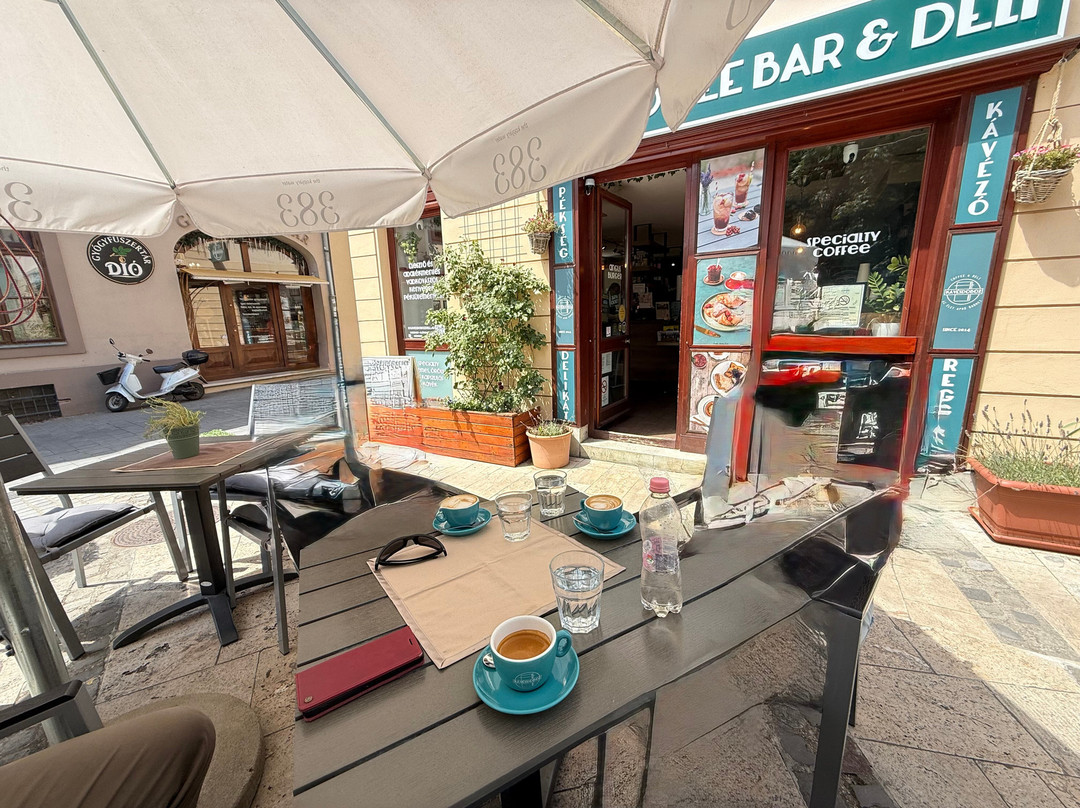 Kávésdoboz Coffee Bar & Deli