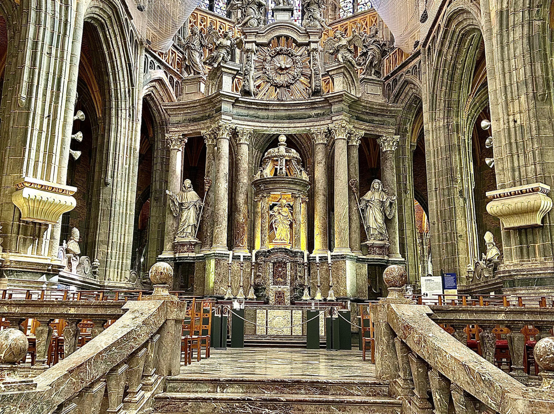 Basilique Saint-Hubert-Saint-Hubert必去景点