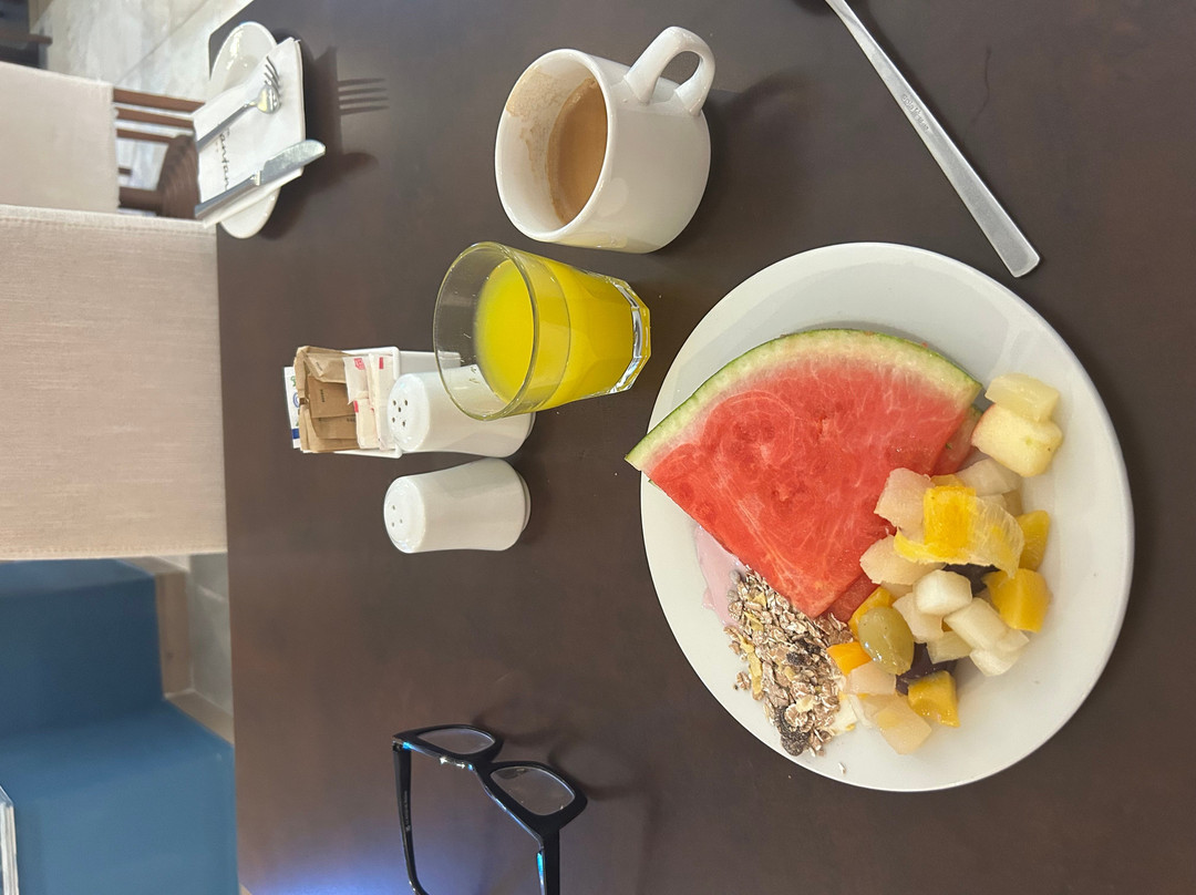 桑塔纳酒店主图