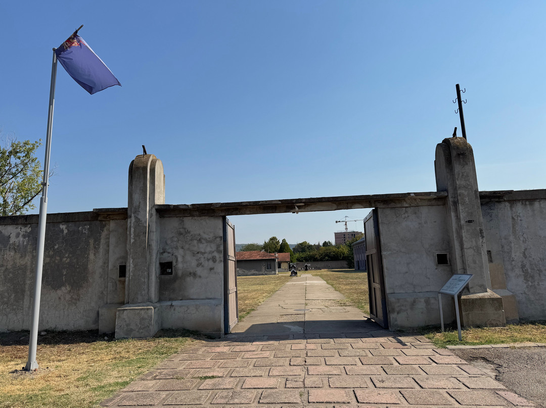 Red Cross Nazi Concentration Camp-Nis必去景点