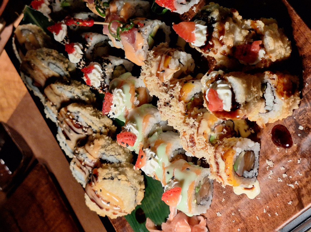Cunami-sushi&wine