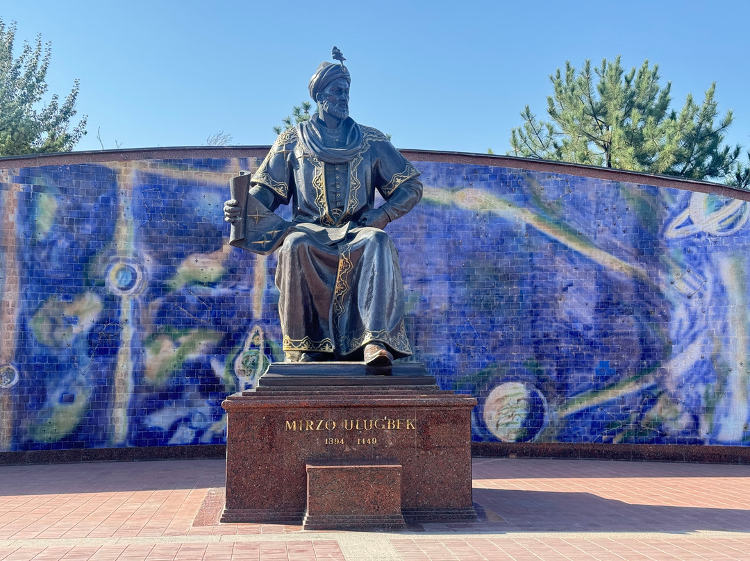 Monument to Mirzo Ulugbek-撒马尔罕必去景点