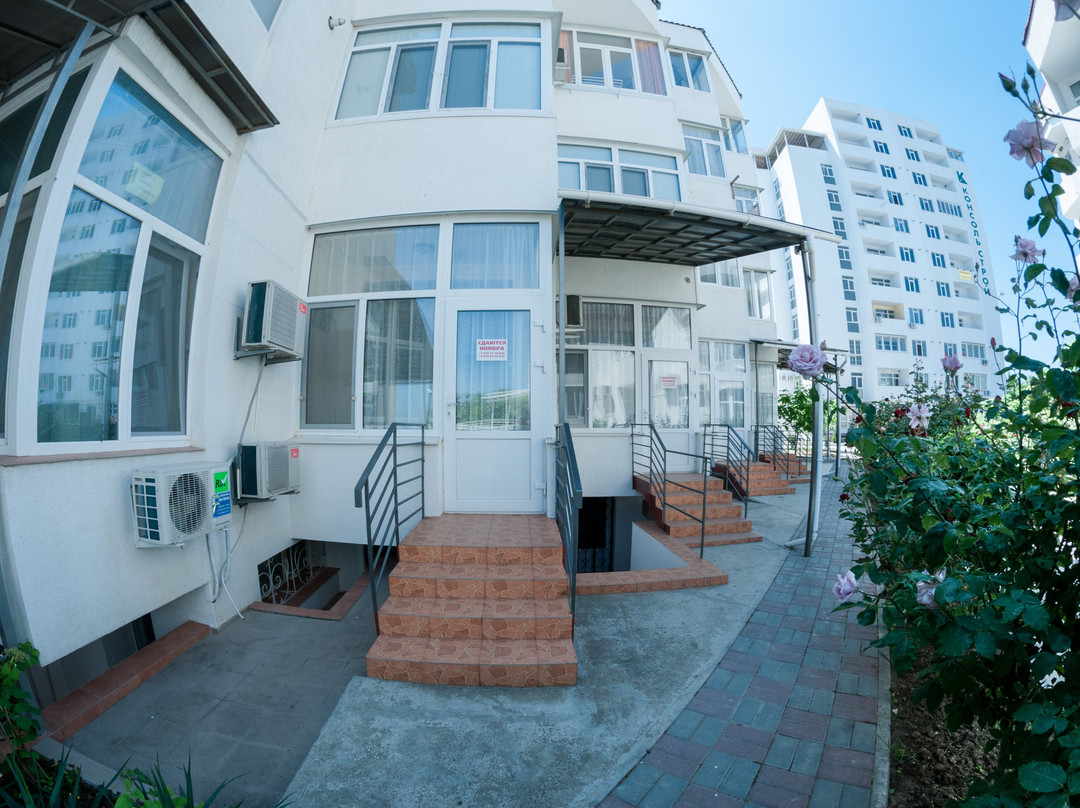 Rooms on Chernomorskaya Naberezhnaya