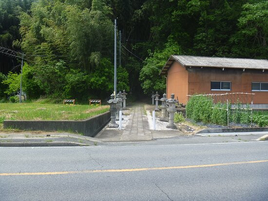 Takamimusuhi Shrine景点图片