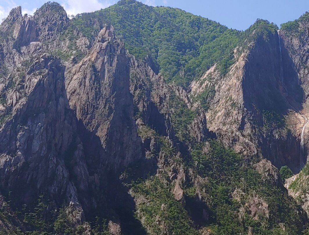 Towangseong Falls景点图片