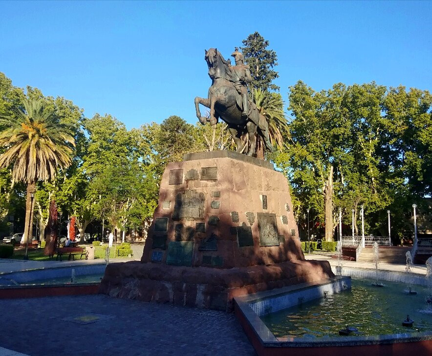 Plaza San Martin-圣拉斐尔必去景点