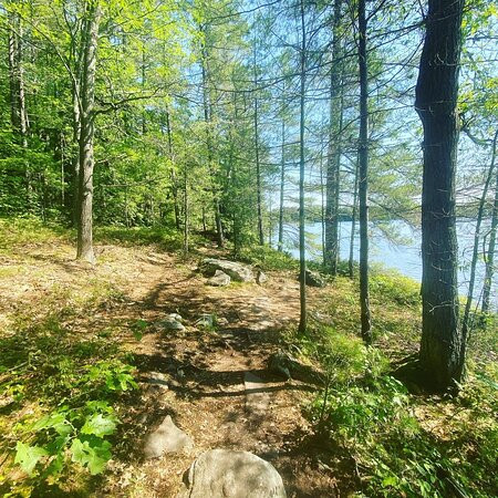 Hardy Lake Provincial Park景点图片