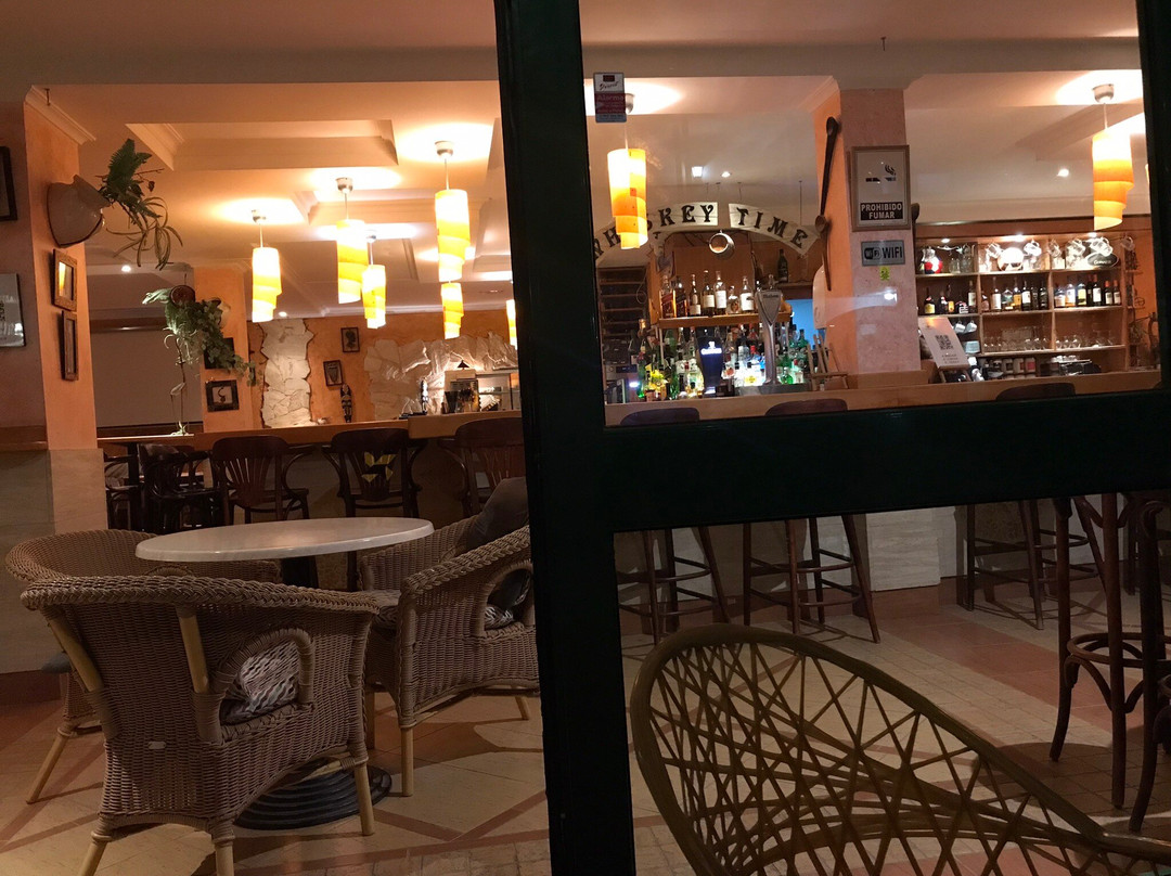 Bar Safari