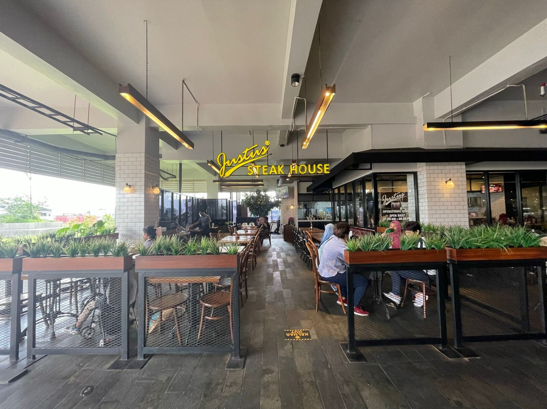 Justus Steak House Paskal 23