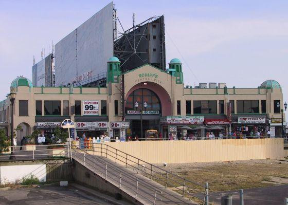 Central Pier Arcade景点图片