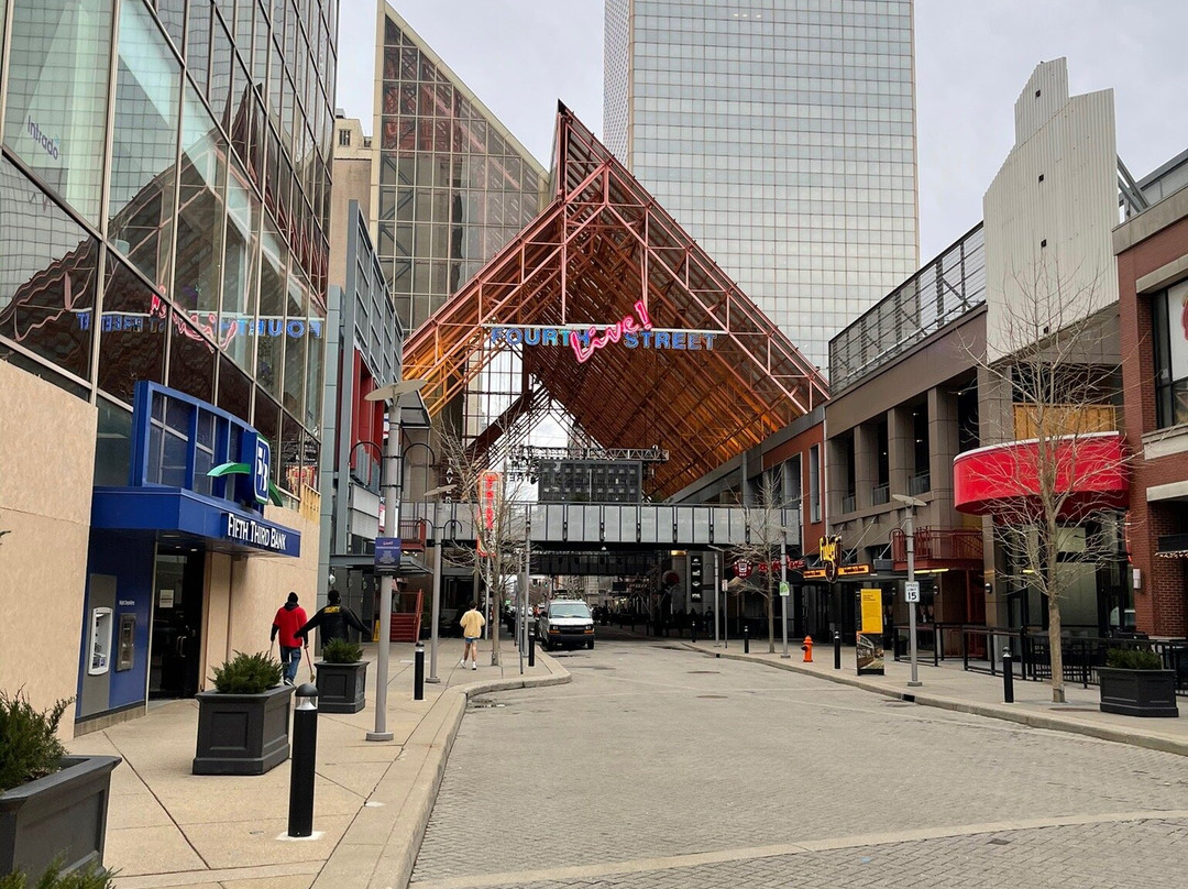 Fourth Street Live!-路易斯维尔必去景点