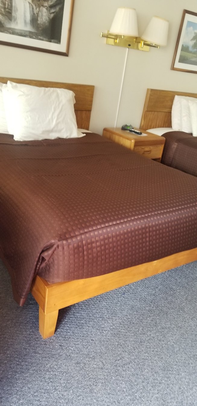 A Holiday Motel-官方