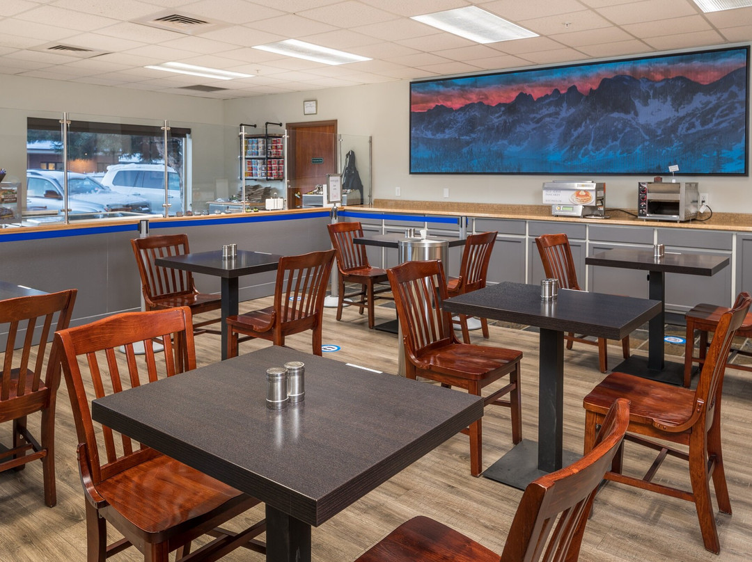 Wood River Inn & Suites主图