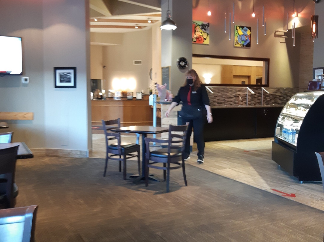 Stony Plain Inn & Suites主图