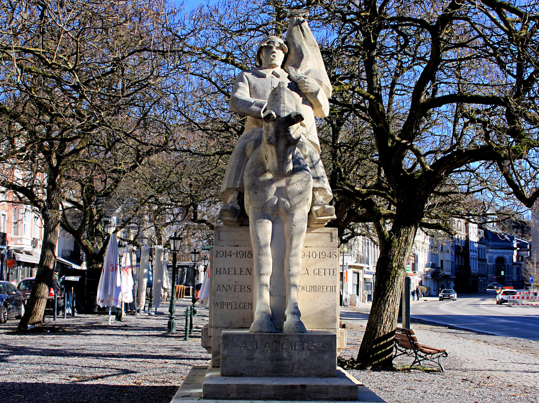 Monument au 4ème Régiment de Lanciers景点图片
