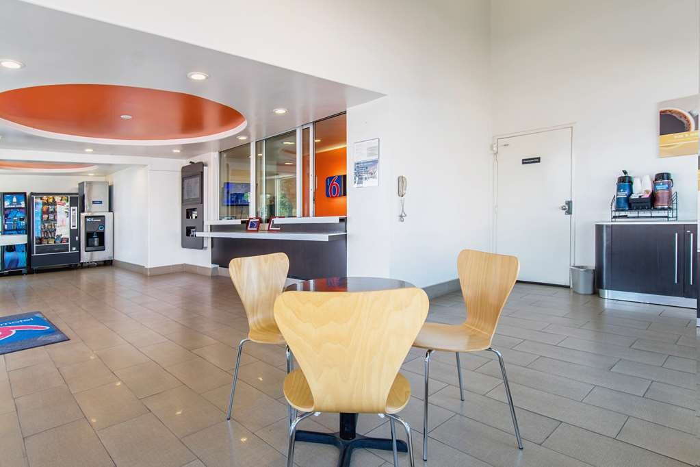 Motel 6 Victorville, CA - Apple Valley主图