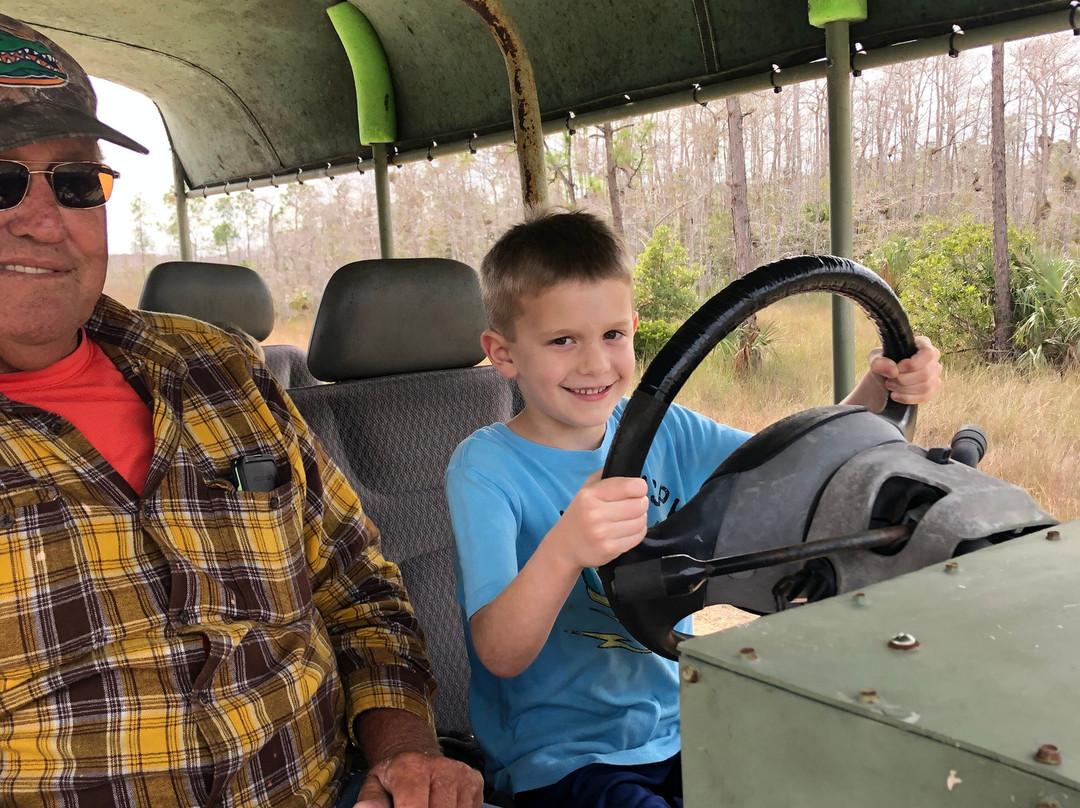 C&G's Big Cypress Swamp Buggy Tours景点图片