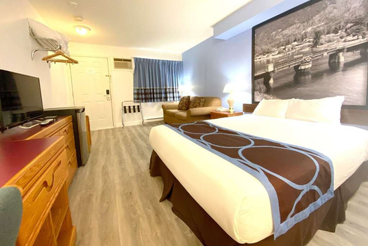 西卡莫斯速8酒店主图