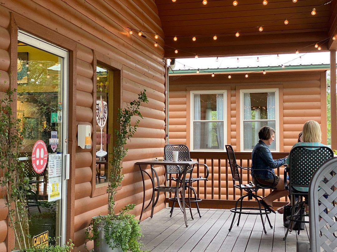 Fish Tales Winery & Bistro-Broken Bow必去景点