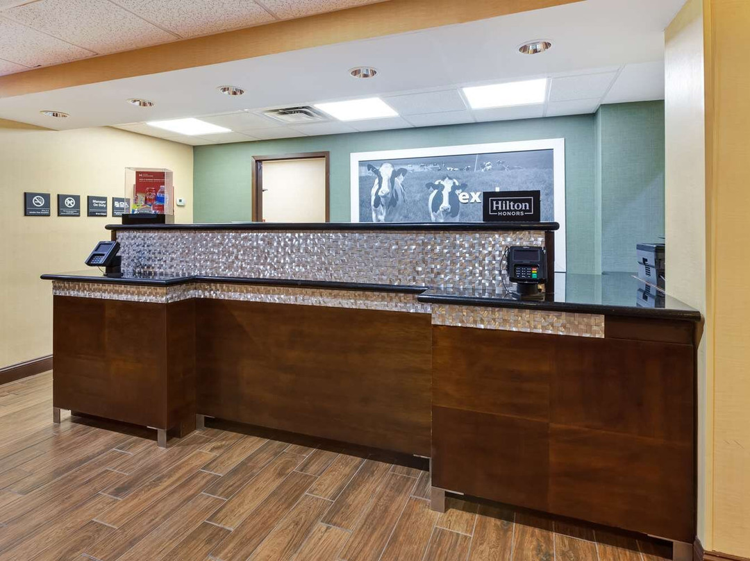Hampton Inn Cincinnati Airport-North主图