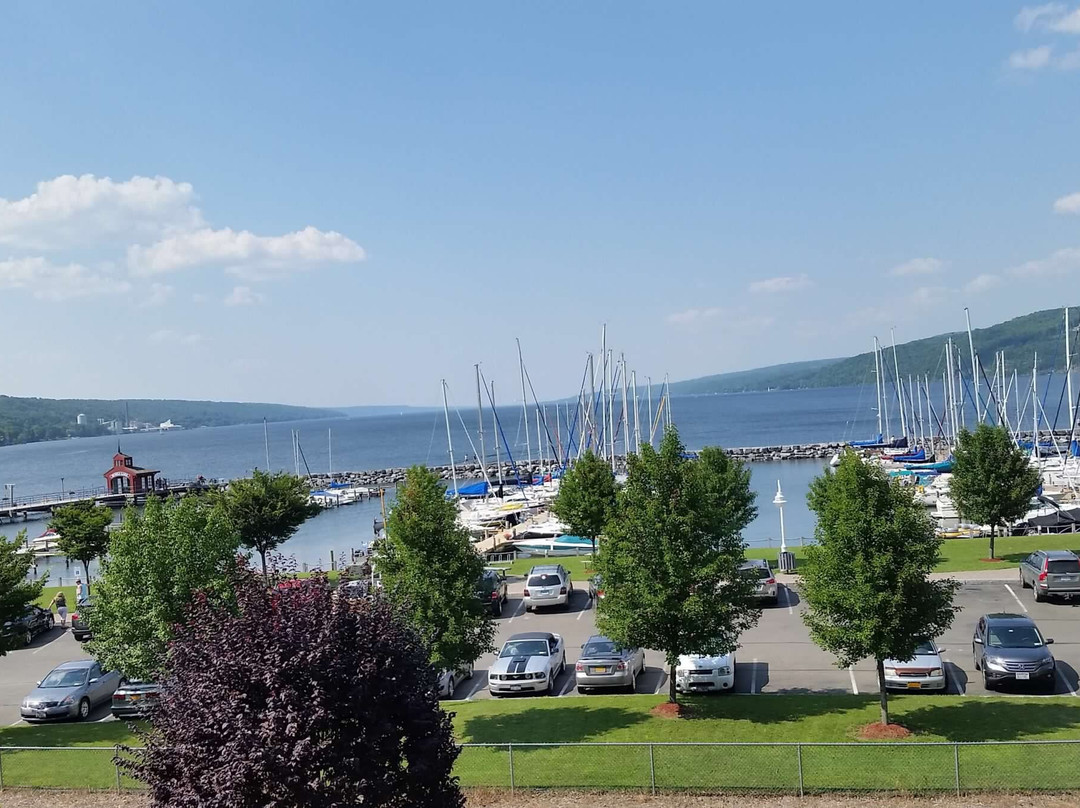 Watkins Glen Harbor Hotel主图