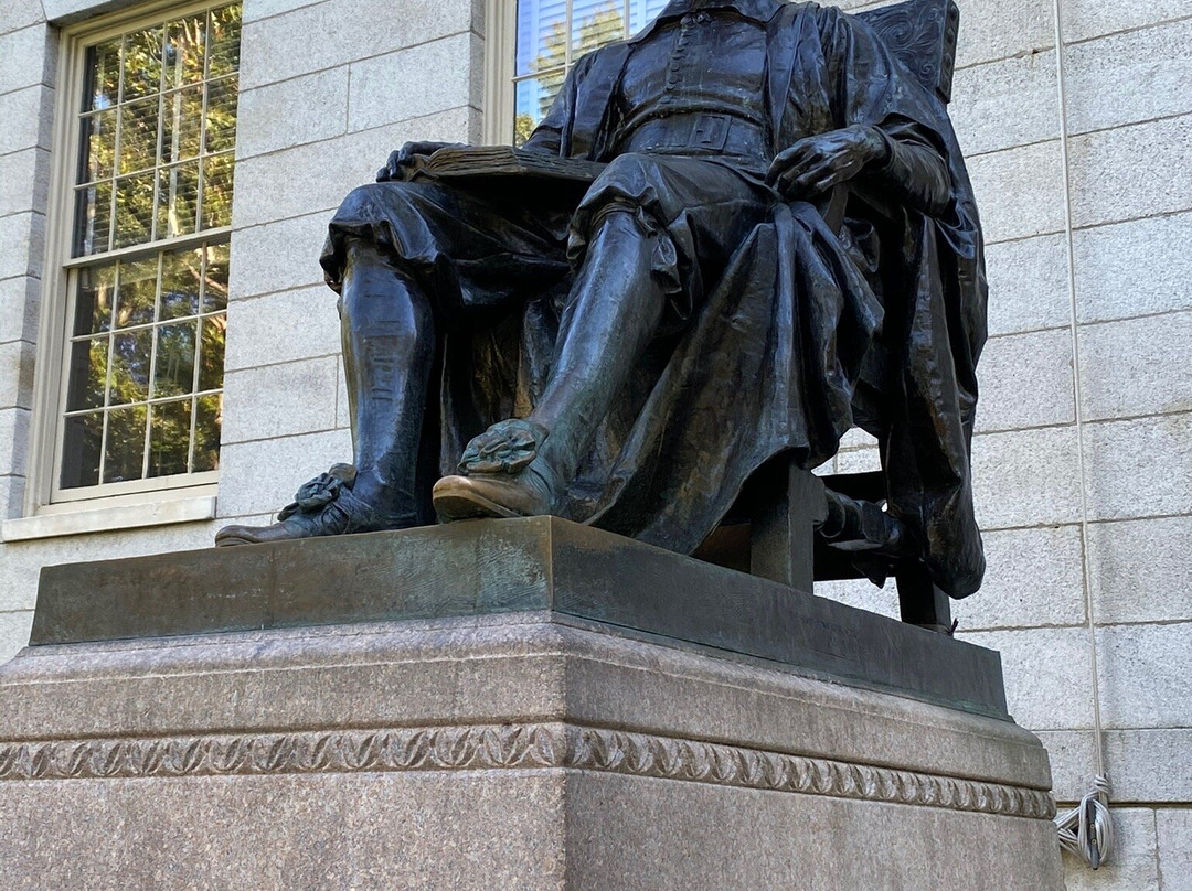 John Harvard Statue景点图片