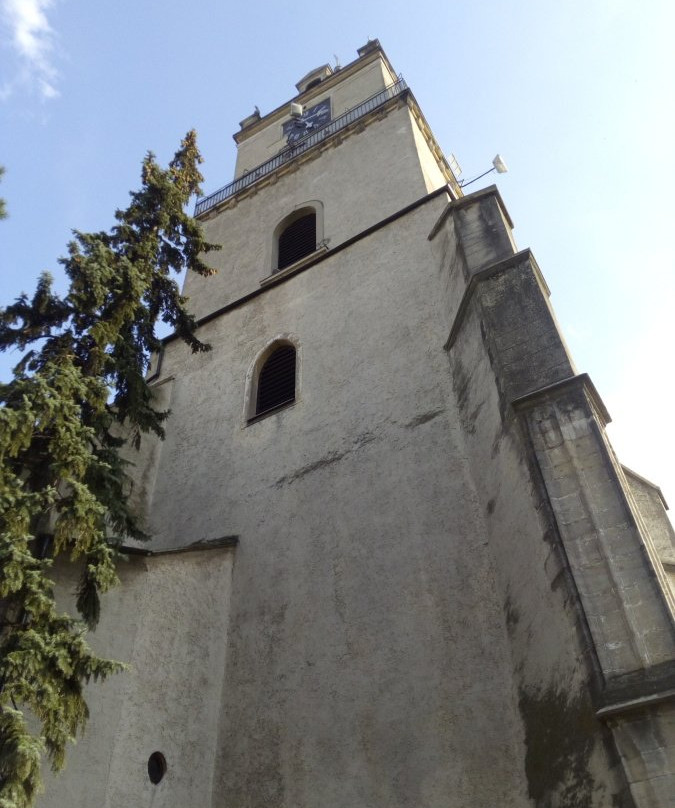 Kostol Svateho Michala Archanjela-Hlohovec必去景点