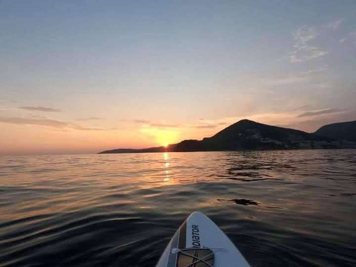 SUP & Kayaking Tours景点图片