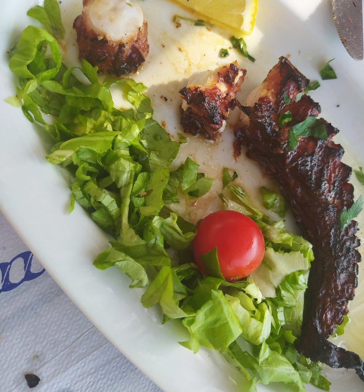 Sergis Restaurant Fish Tavern