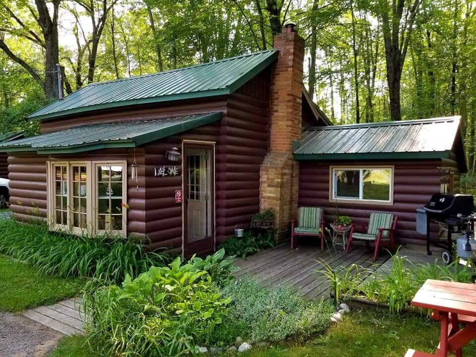 Highway 31 Cabins