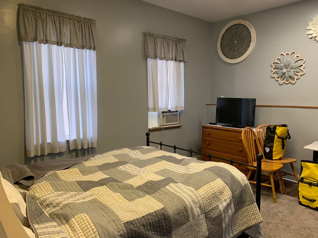 Trailside Treasures主图