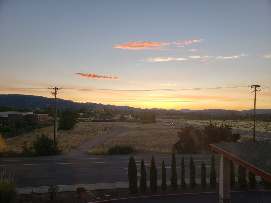 Super 8 by Wyndham Central Pt Medford主图