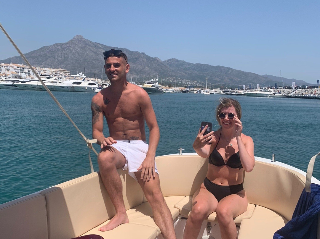Boat2Go Puerto Banús-巴努斯港必去景点