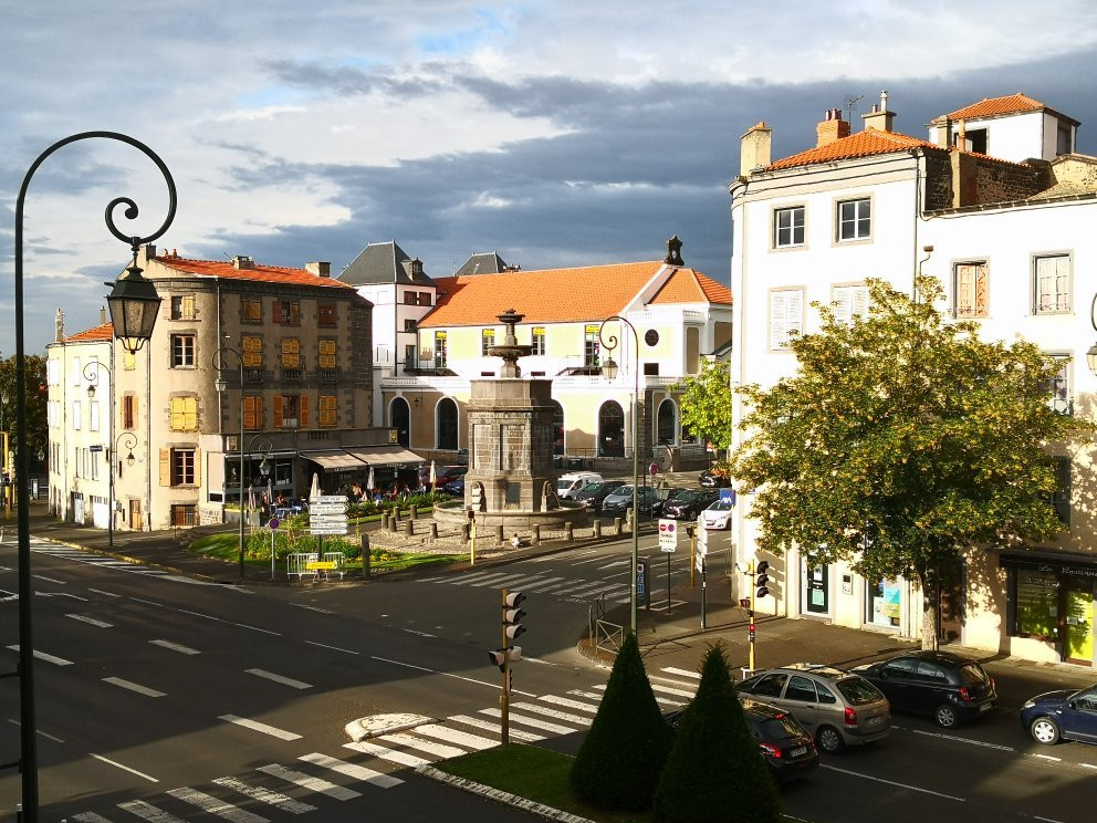 卡拉维勒酒店主图