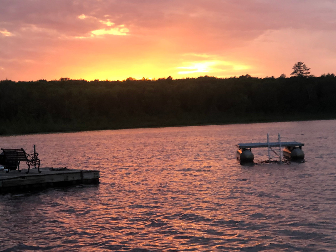 Ghost Lake Lodge主图