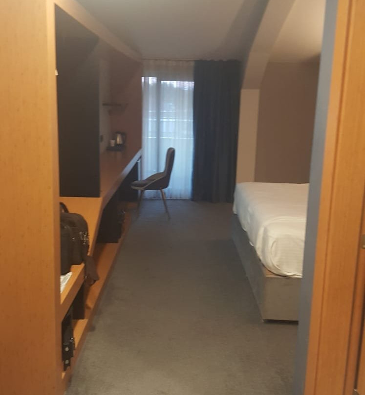 Roof 264 Hotel And Suites主图