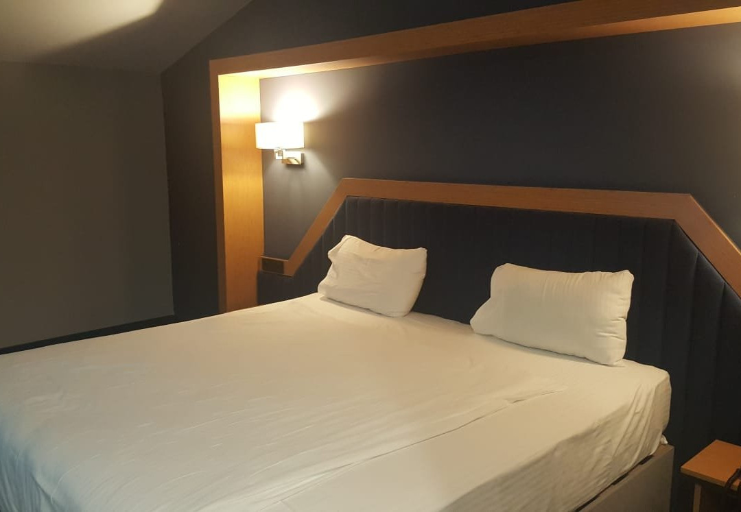 Roof 264 Hotel And Suites主图