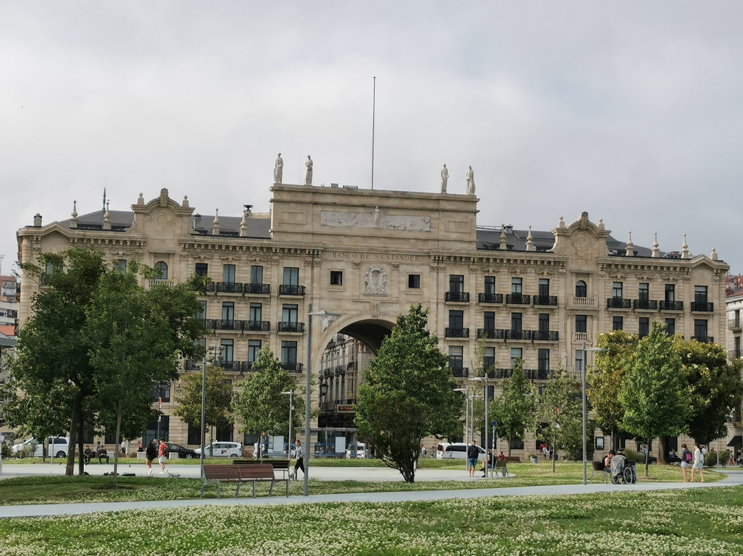 Edificio del Banco Santander-桑坦德必去景点