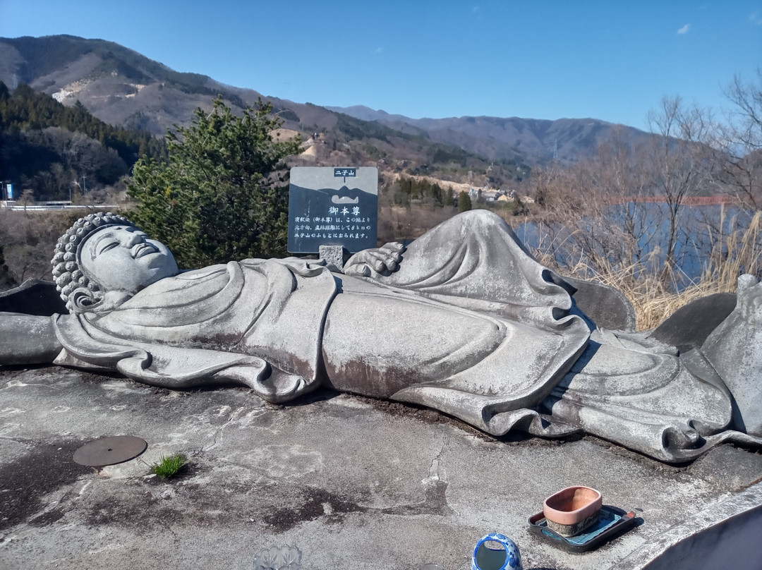 Kesamaruyama's Stone Statue of Neshaka Replica景点图片