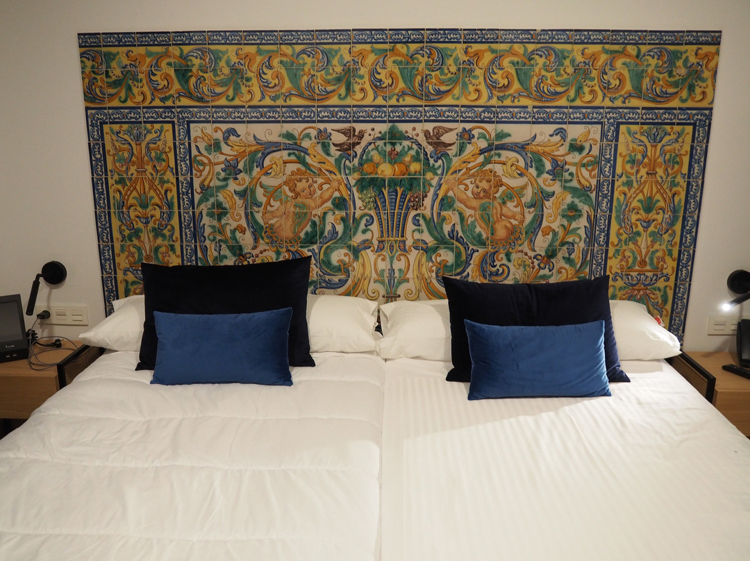 Hotel Triana Montalvan主图