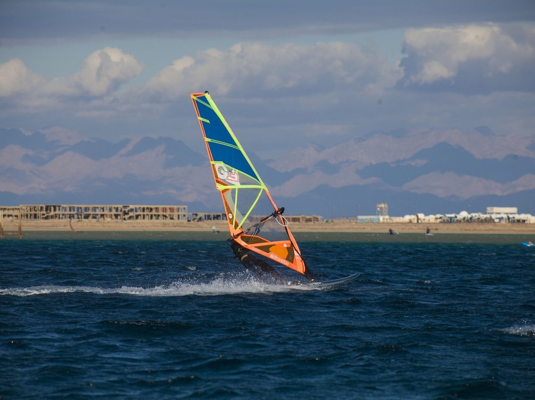 Winderland-达哈卜必去景点