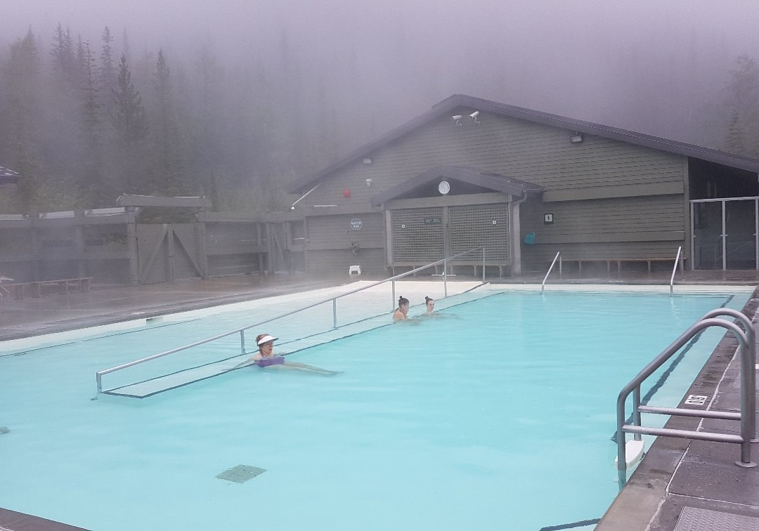 梅耶特温泉-兴顿必去景点