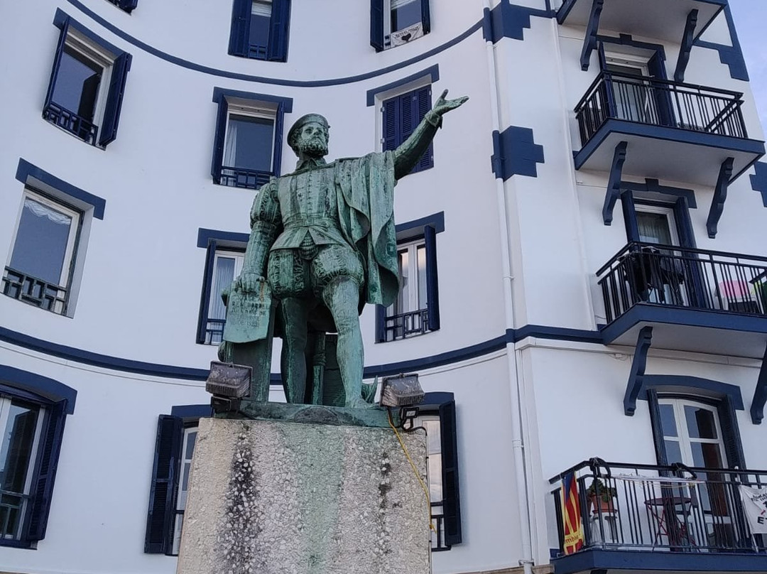 Estátua Juan Sebastián Elkano-格塔里亚镇必去景点